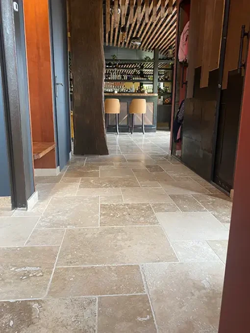 Carrelage travertin mix beige rustic Opus 4 formats épaisseur 1.2 cm - 0.754 m² par colis - 6 dalles