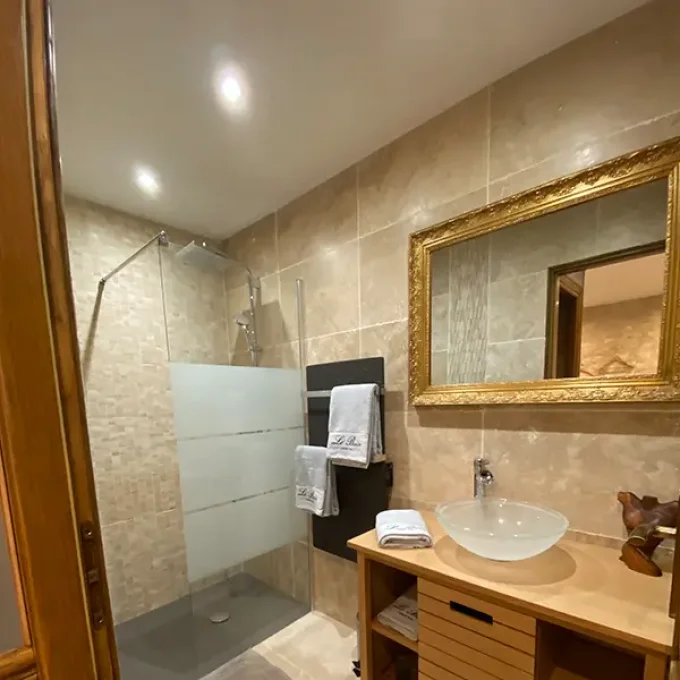 Carrelage travertin 40.6X61 cm mix beige ép.1.2 cm 1er choix Unité de vente : 1.0029 m² (4 dalles)